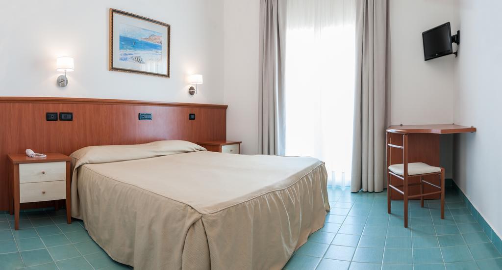 Donnarumma Hotel Casal Velino Esterno foto